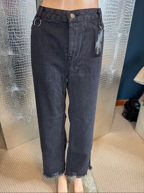 Black Pierced High-Waist Straight Jeans with Frayed Hem